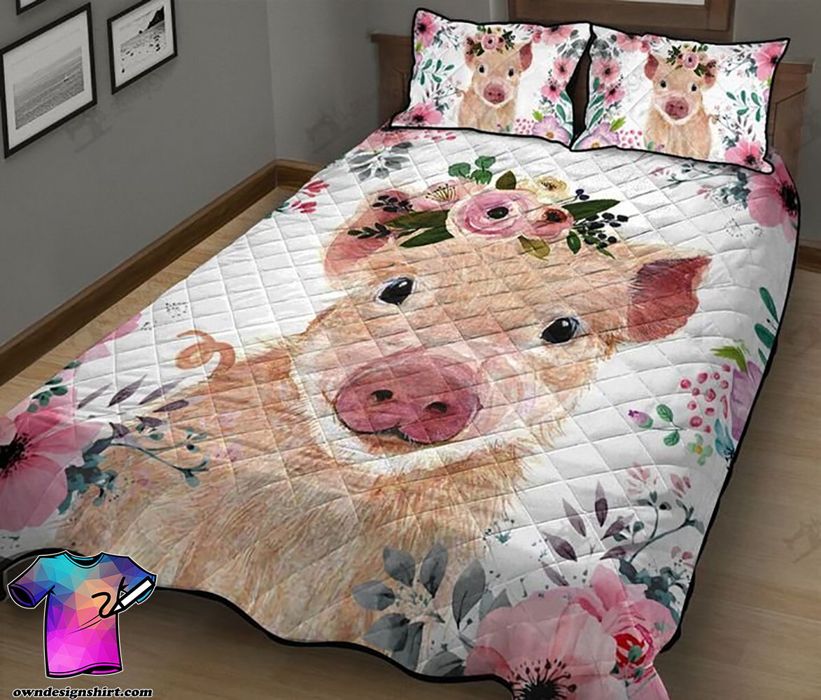 Baby pig floral quilt