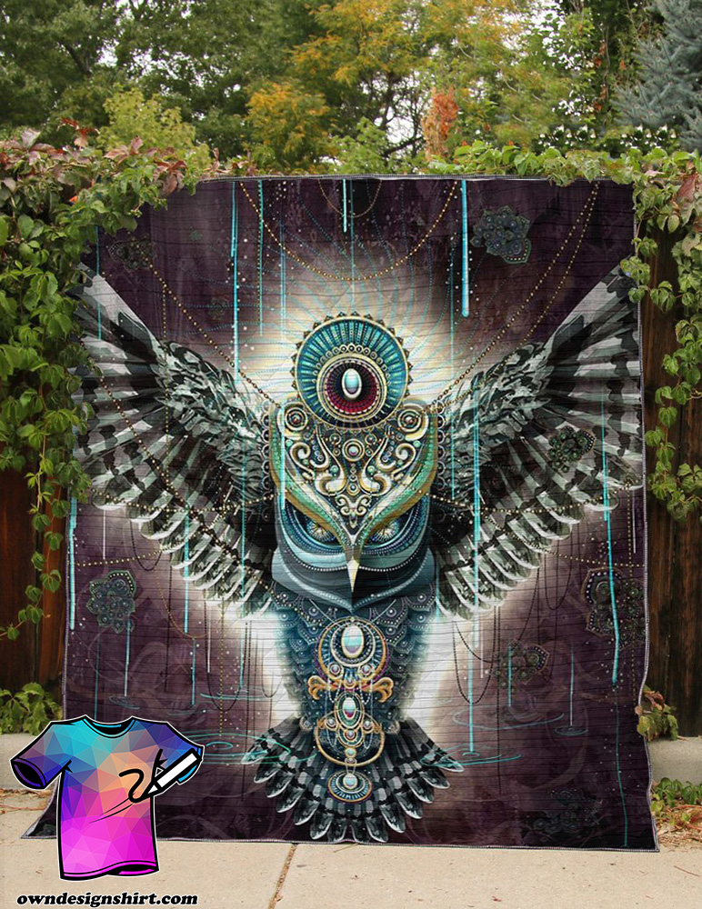 Electro owl all over printed quilt