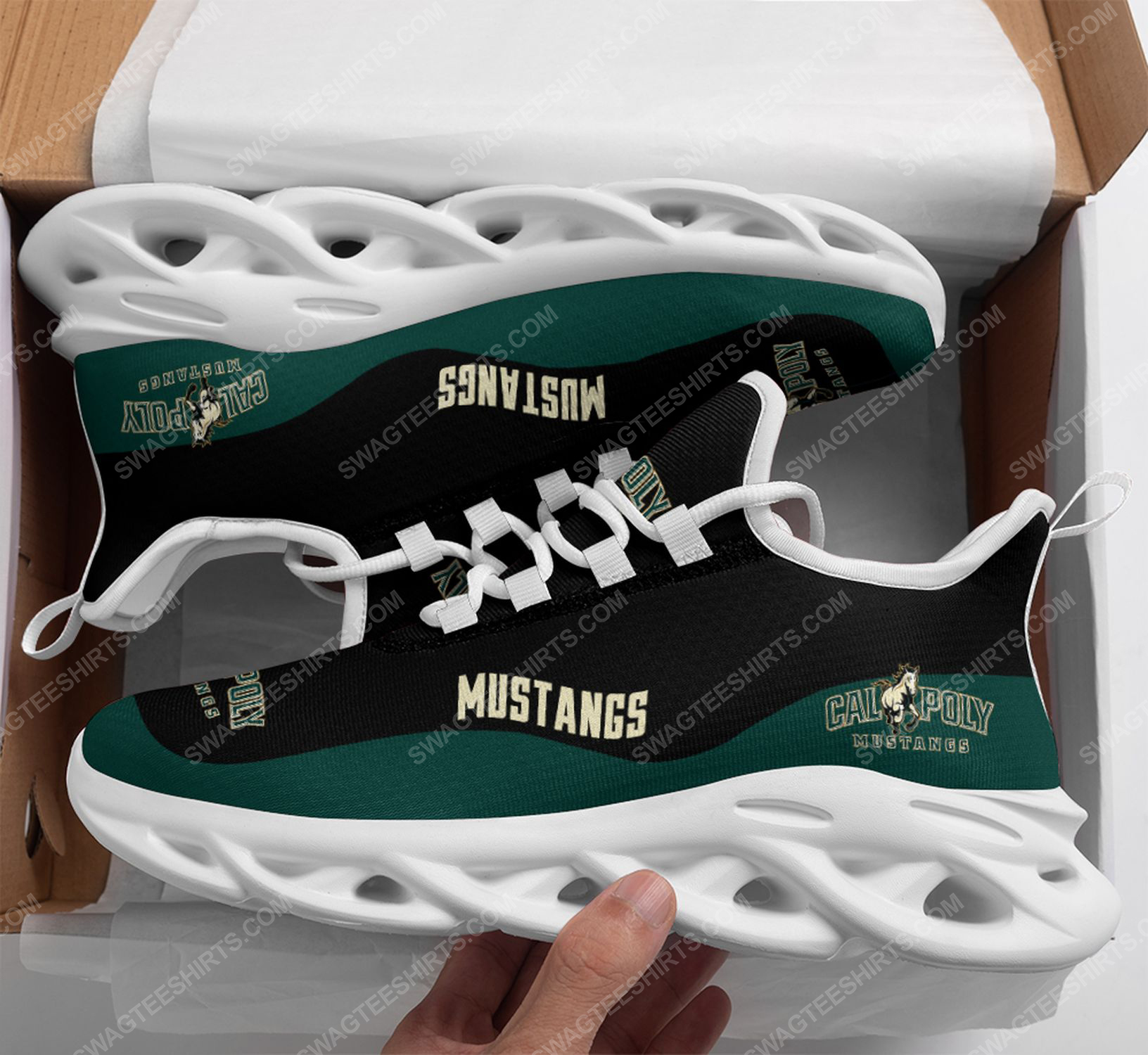 The cal poly mustangs football team max soul shoes 1