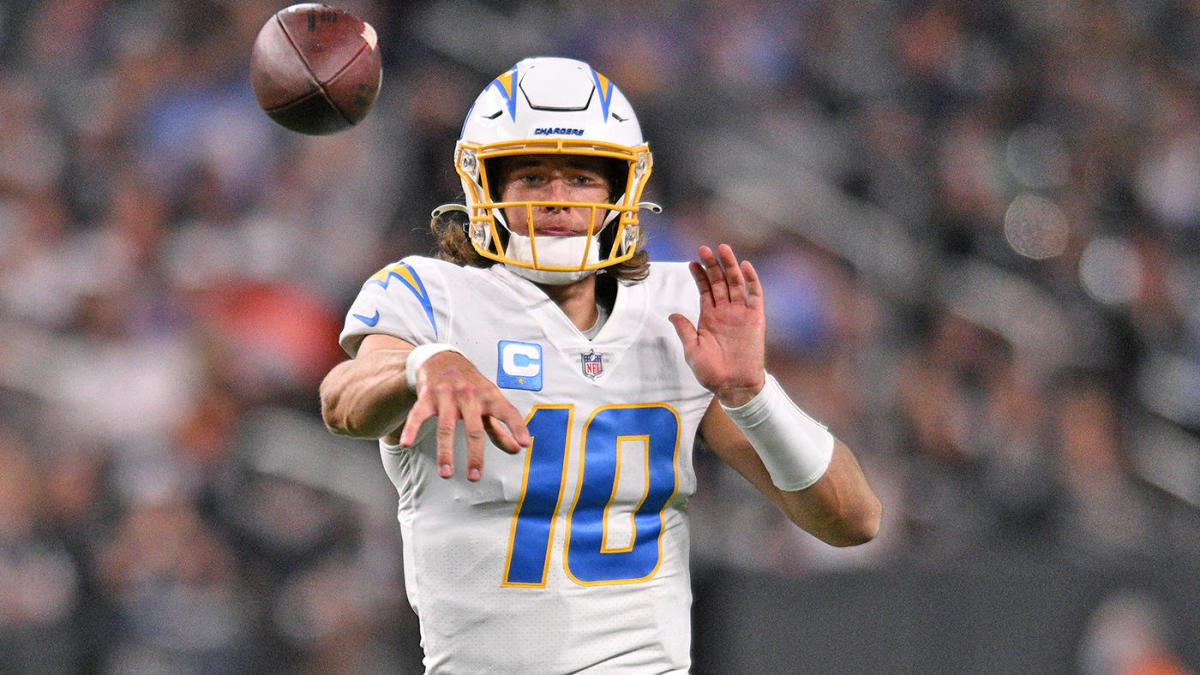 In practise on Thursday, Justin Herbert and Keenan Allen continue to be limited