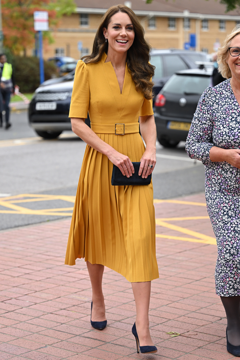 Blow the "princess kate effect" into the office fashion mix
