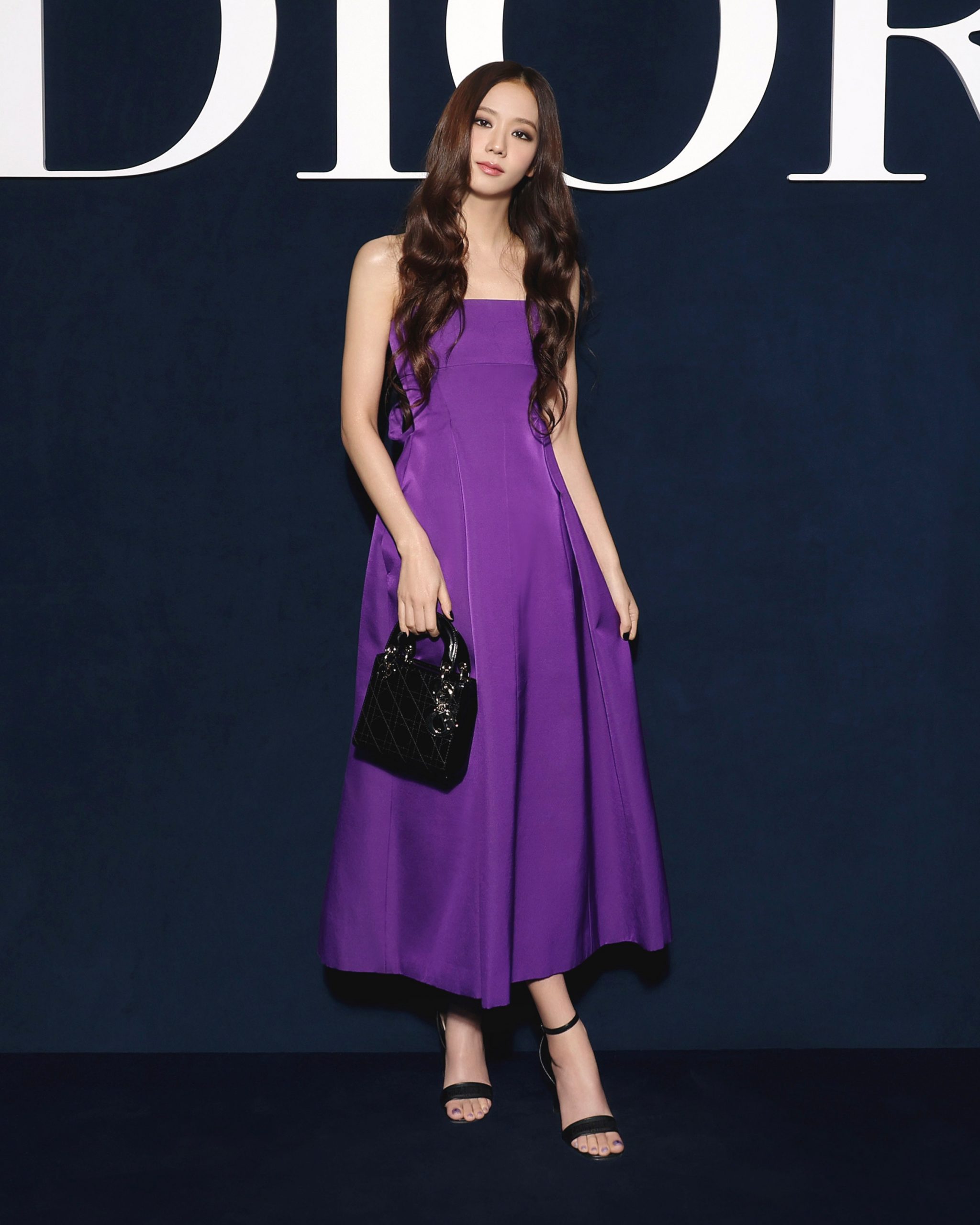 Jisoo Blackpink tests a new look at the Dior autumn winter 2023 show