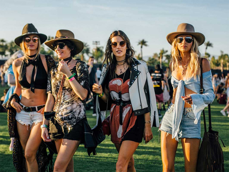 Update 5 aesthetic styles that "blow up" social networks at coachella summer festival 2023
